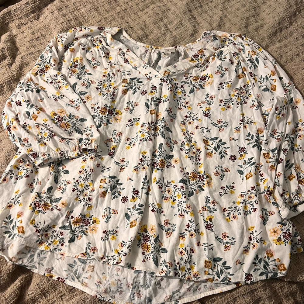 St John’s Bay quarter sleeve floral shirt. Very pretty, size 3XL